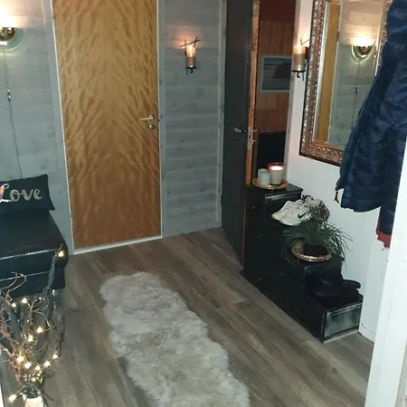 Cozy Cabin In Front Of Lapphaungen Turiststation Tennevoll