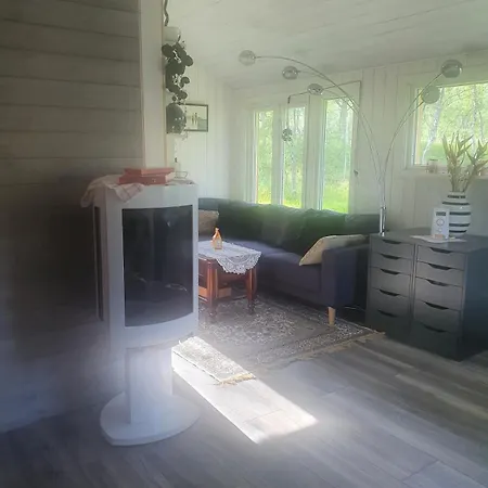 Cozy Cabin In Front Of Lapphaungen Turiststation Tennevoll